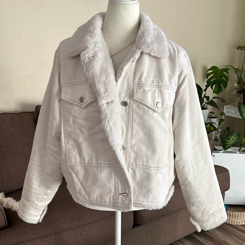 Universal Thread,Fur-Lined Trucker Jacket - image 4